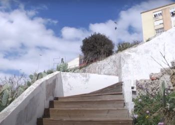 escalera-playa-recinto-sarchal