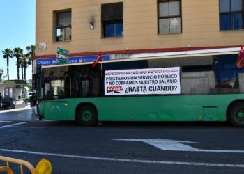 huelga-autobuses-estacion-mercado-trabajadores-hadu-almadraba-2