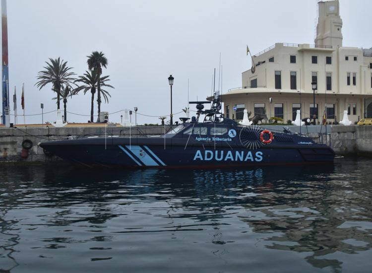 lancha-vigilancia-aduanera