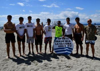 menores-esperanza-playa-limpieza-12