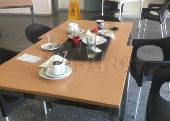 sanitarios-civiles-mezclan-cafeteria-hospital-3