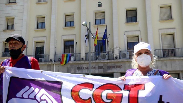 trabajadores-plan-empleo-concentracion-palacio-autonomico-1