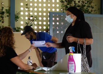 cheque-libro-entrega-colegios-8