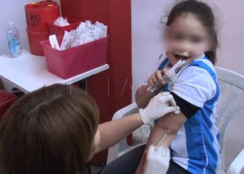 enfermera-escolar-inyeccion-curso