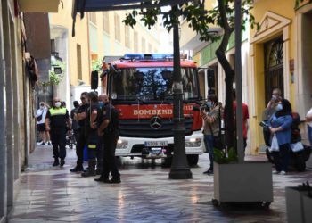 incendio-pedro-meneses-cuadro-luz-bomberos-1