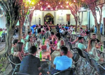 nuit-velvet-policia-musica