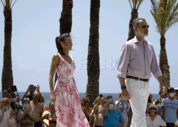 rey-felipe-reina-letizia-visita-benidorm-reyes