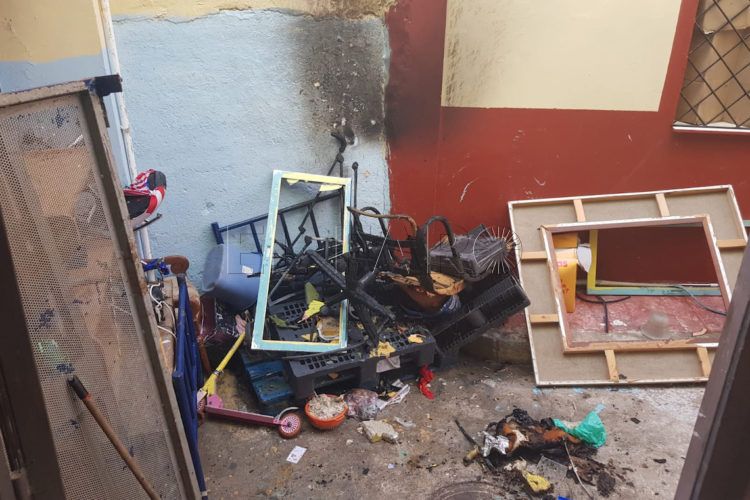 chatarra-basura-edificio-hadu