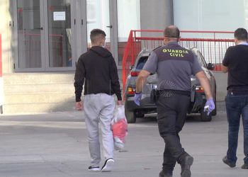 cruz-roja-inmigrantes-hospital-cuarentena-10