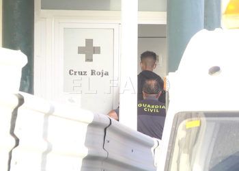 cruz-roja-inmigrantes-hospital-cuarentena-13