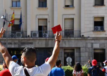 protesta-argelinos-marroquies-delegacion