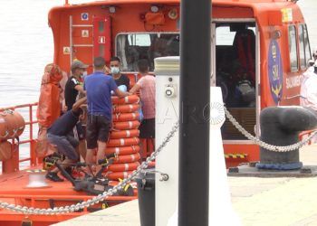 rescate-magrebies-kayaks-atria-1