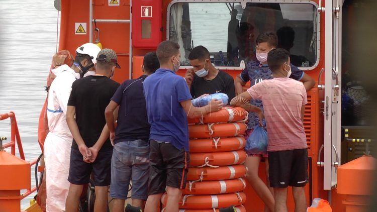 rescate-magrebies-kayaks-atria-4