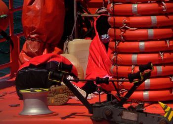 salvamento-maritimo-rescata-inmigrantes-subsaharianos-mar-22