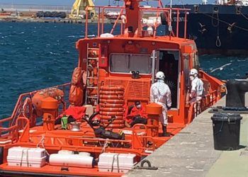 salvamento-maritimo-rescata-inmigrantes-subsaharianos-mar-agosto-1