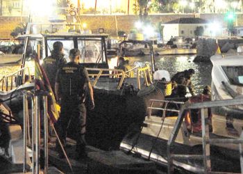 guardia-civil-inmigracion-embarcaciones-inmigrantes-3