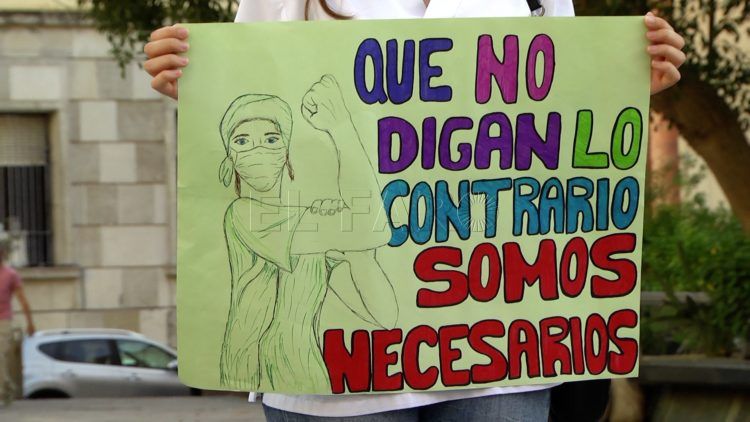 manifestacion-estudiantes-enfermeria-plaza-reyes-13