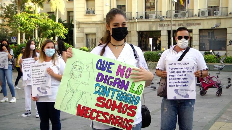 manifestacion-estudiantes-enfermeria-plaza-reyes-5