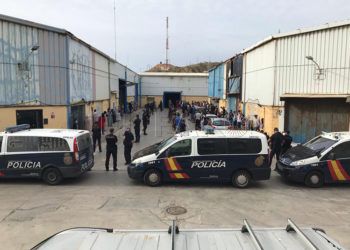 policia-nave-tarajal-identificar-ocupantes-1