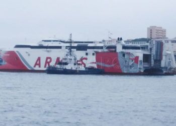 salvamento-maritimo-incendio-armas-trasmediterranea