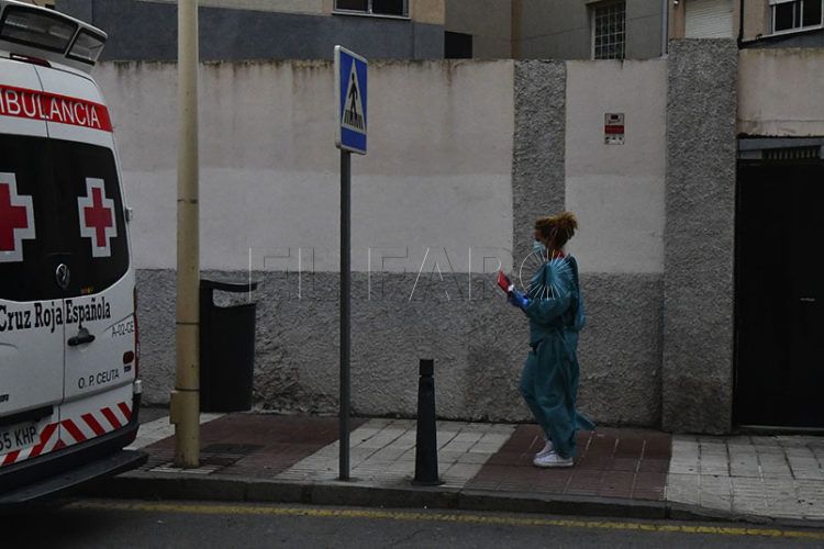 sanitaria-cruz-roja-puerta-colegio