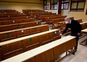 aula-asientos-separados-coronavirus