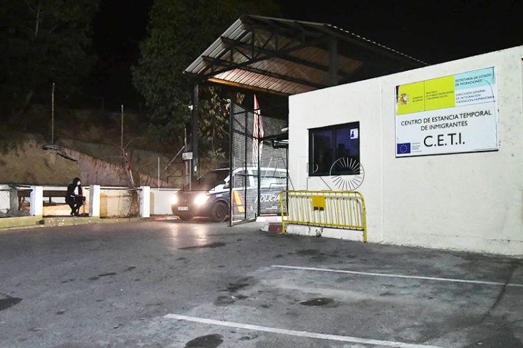 ceti-policia-nacional-noche