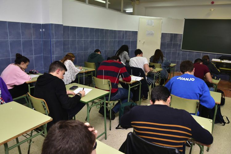 clase-bachillerato-aula-educacion