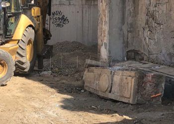 columnas-cine-africa-abandonadas-1