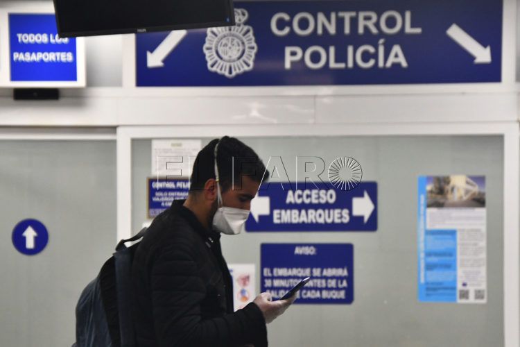 control-policia-pasajeros-puerto
