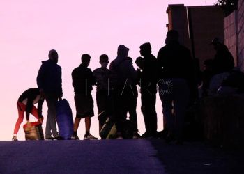 desalojo-marroquies-nave-tarajal-12