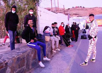 desalojo-marroquies-nave-tarajal-20