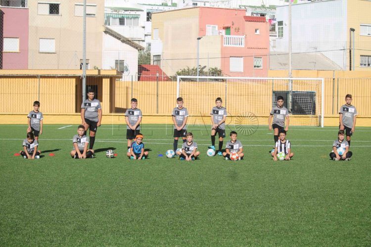 escuela-futbol-8-comienza-funcionar
