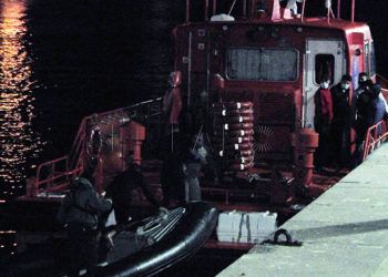 inmigrantes-muelle-españa-3nadadores-2