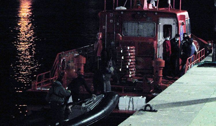 inmigrantes-muelle-españa-3nadadores-2