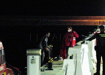 inmigrantes-muelle-españa-3nadadores-7