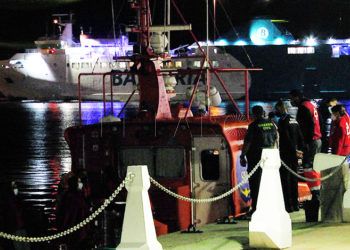 inmigrantes-muelle-españa-4