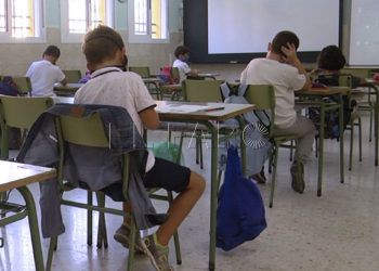 alumnos-clases-mascarillas-aula-colegio