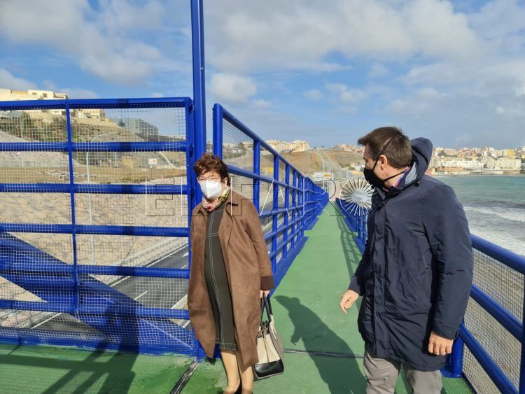 delegada-gobierno-visita-pasarela-tarajal-1