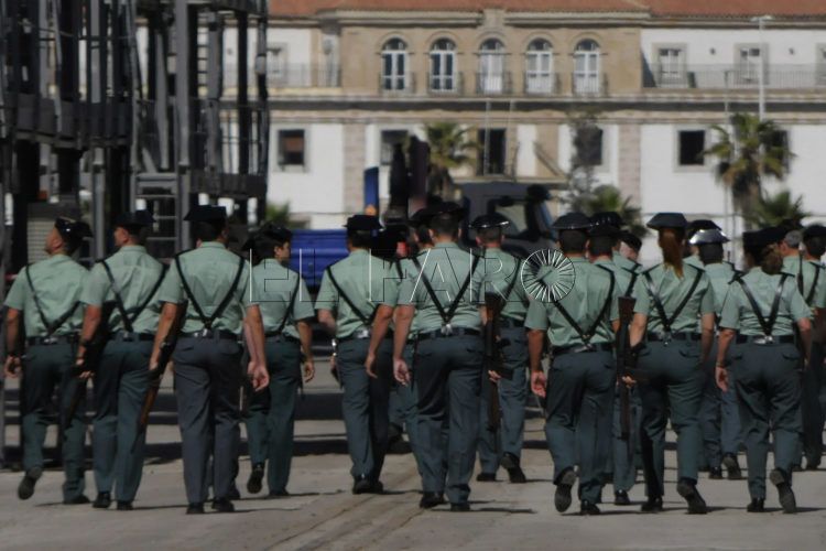 tricornio-no-disfraz-campana-blindar-iconica-prenda-benemerita