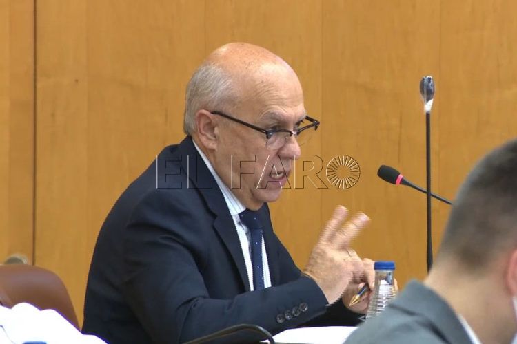 javier-guerrero-sanidad-consejero-pleno