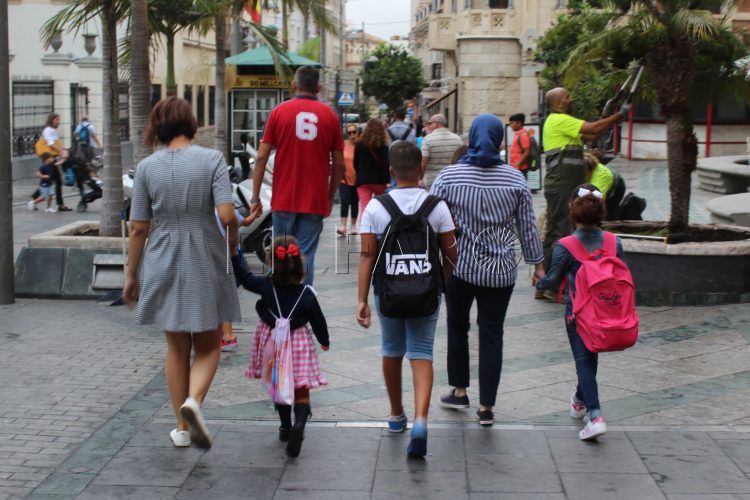 padres-madres-niños-colegio