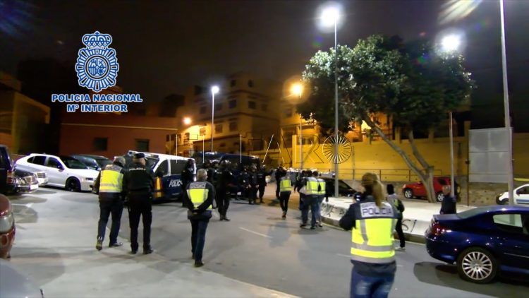 policia-inmigrantes-sicario-1