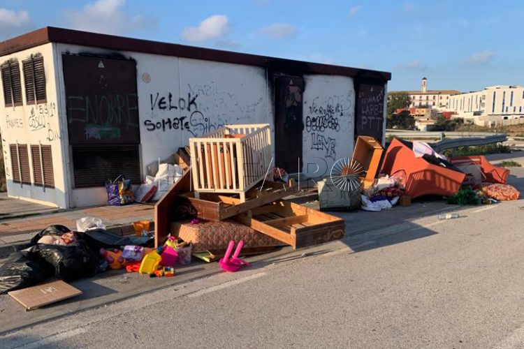 residuos-enseres-basura-explanada-rosales