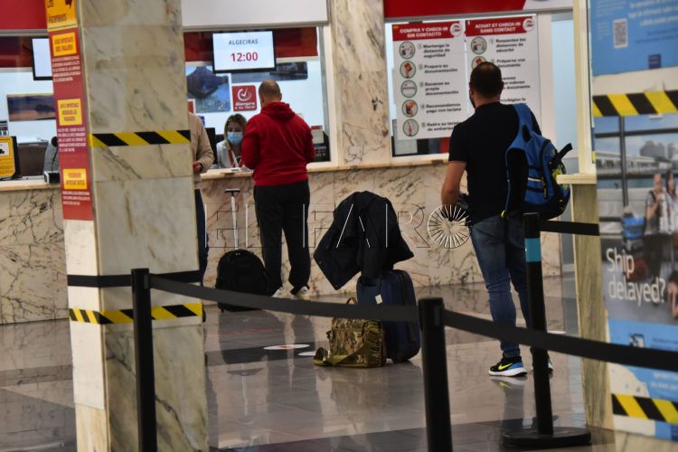 embarque-pasajeros-control-policia-puerto-1