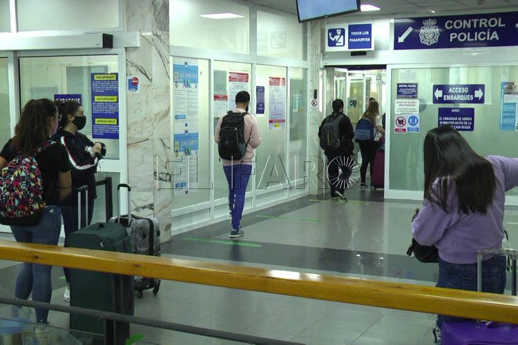 embarque-pasajeros-control-policia-puerto-2