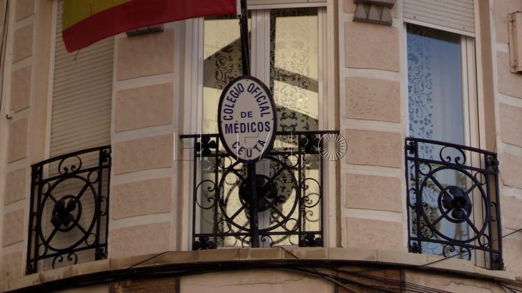 medicos-jubilados-recuperan-bata-pandemia-11