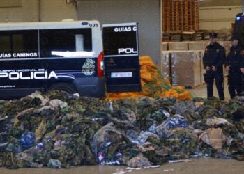 uniformes-guerra-preparados-daesh-policia-nacional