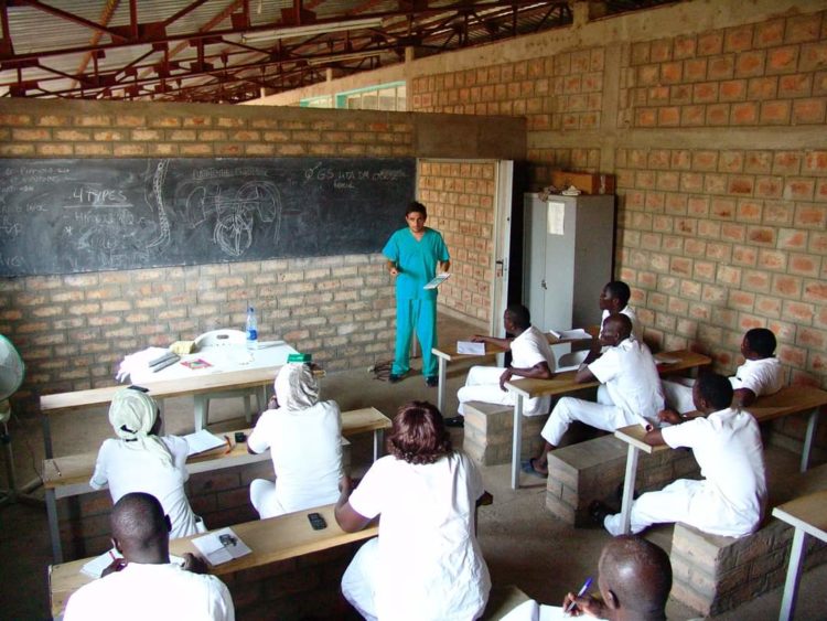 doctor-fran-garcia-lanzas-colegio-medicos-1