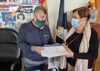 entrega-firmas-leopoldodominguez